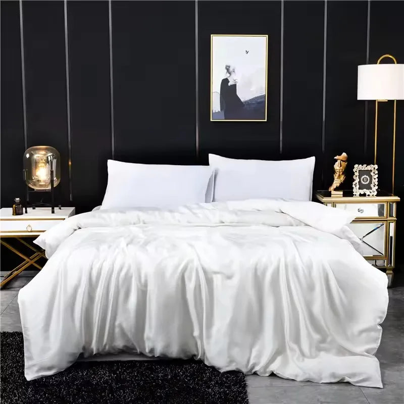 Housse de couette lyocell blanche dans une chambre à la décoration moderne